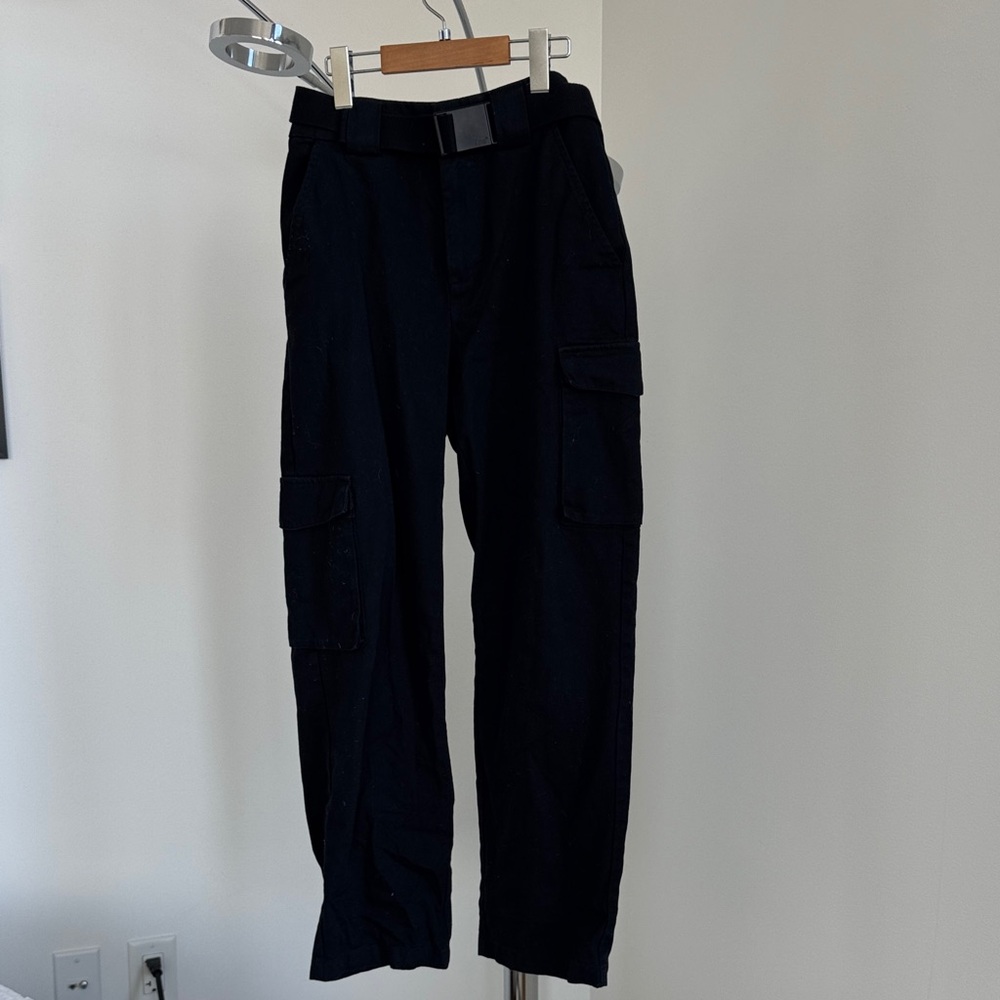 Aritzia TNA Black Cargo Pants with Utility Pockets